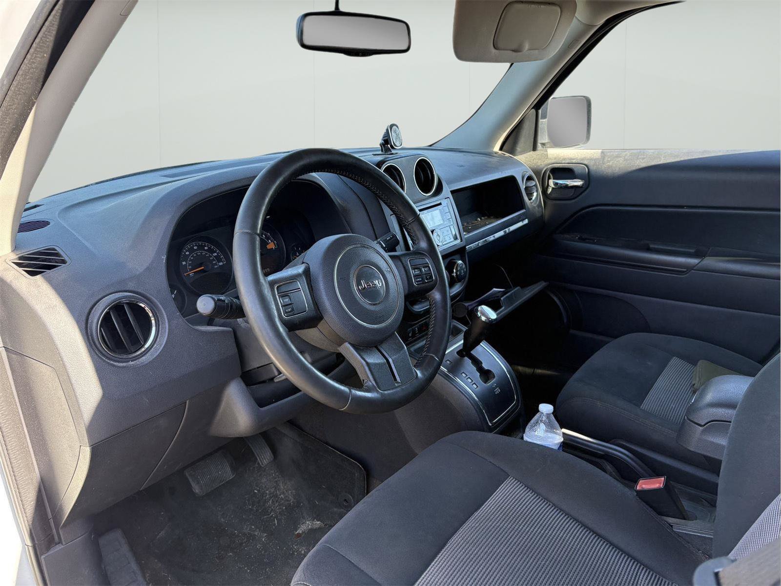 Used 2014 Jeep Patriot Latitude AWD/4WD image 9