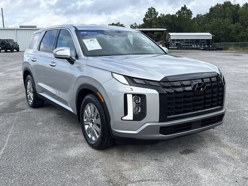 Certified 2023 Hyundai Palisade SE w/ Cargo Package AWD/4WD image 2
