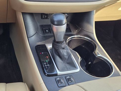 Used 2015 Toyota Highlander XLE FWD image 30