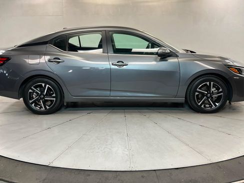 Used 2024 Nissan Sentra SV FWD image 6