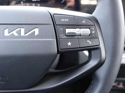 New 2025 Kia K4 EX image 34