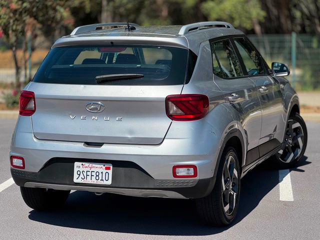 Used 2025 Hyundai Venue SEL FWD image 16
