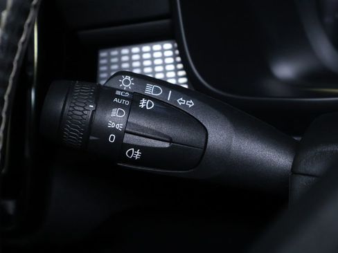 Used 2021 Volvo XC40 P8 Recharge w/ Advanced Package AWD/4WD image 24
