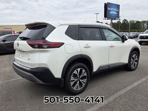 Used 2023 Nissan Rogue SV image 4