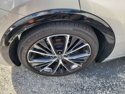 Certified 2024 Toyota Prius XLE FWD image 8