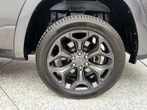 Used 2022 RAM 1500 Limited AWD/4WD image 10