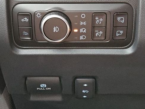 New 2025 Ford F250 Platinum w/ Tremor Off-Road Package image 19