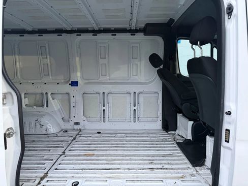 Used 2019 Mercedes-Benz Sprinter 2500 image 16