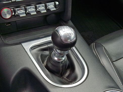 Used 2018 Ford Mustang GT Premium RWD image 14