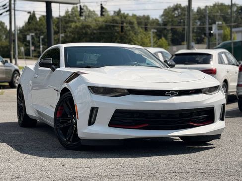 Used 2017 Chevrolet Camaro LT RWD image 7