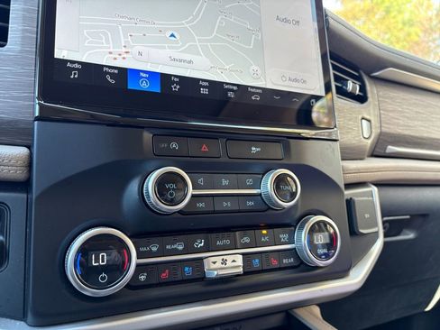 Used 2024 Ford Expedition Max Limited image 28