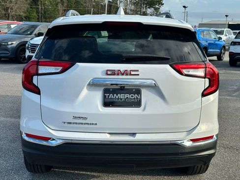 Used 2024 GMC Terrain SLT image 3
