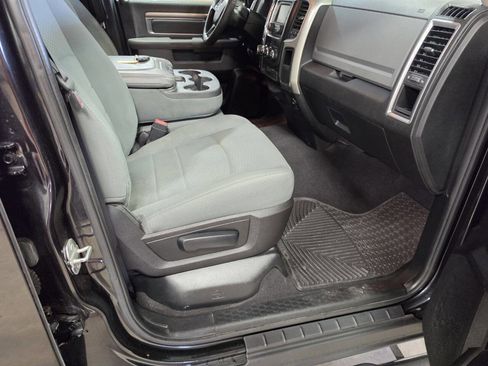 Used 2017 RAM 1500 Classic SLT AWD/4WD image 15