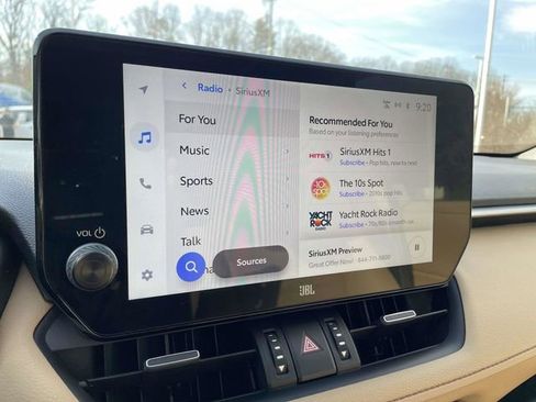 Used 2023 Toyota RAV4 XLE Premium image 29