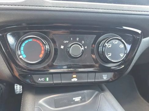 Used 2019 Honda HR-V Sport image 32