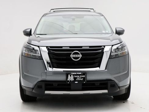 Used 2024 Nissan Pathfinder SL w/ SL Premium Package image 5