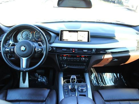Used 2017 BMW X5 xDrive50i w/ M Sport Package image 11