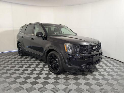 Used 2022 Kia Telluride SX w/ Nightfall Edition Package image 3
