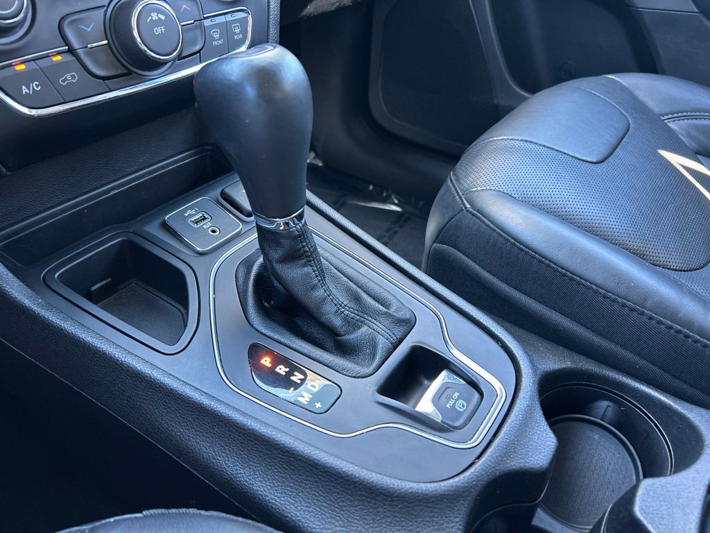 Used 2020 Jeep Cherokee Latitude Lux w/ Quick Order Package 26H Lux FWD image 34