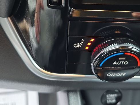 Certified 2024 Nissan Rogue SL image 16