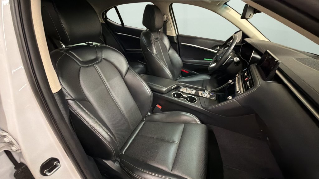 Used 2026 Genesis G70 2.5T AWD/4WD image 9