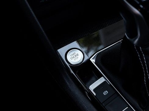 Used 2023 Volkswagen Taos SE image 30