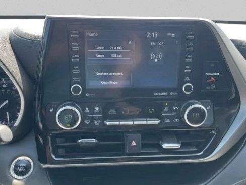 Used 2021 Toyota Highlander XLE AWD/4WD image 21