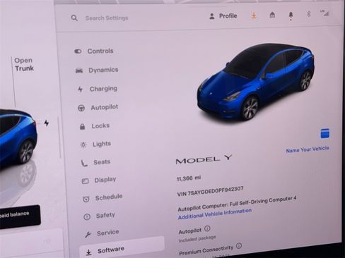 Used 2023 Tesla Model Y 2WD image 28