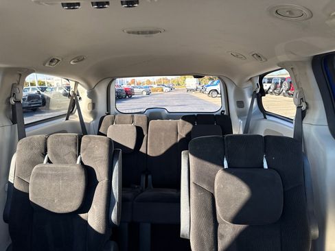 Used 2019 Dodge Grand Caravan SE image 23