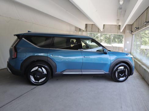 Used 2024 Kia EV9 Wind AWD/4WD image 6
