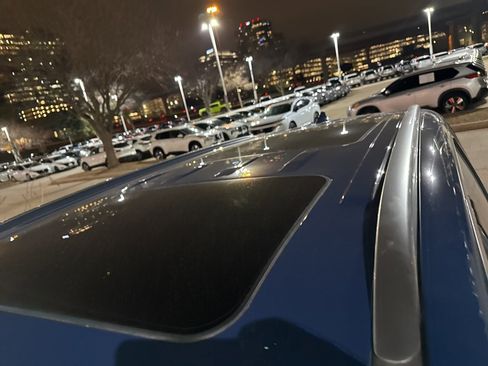 Used 2024 Kia Telluride SX w/ Towing Package image 5