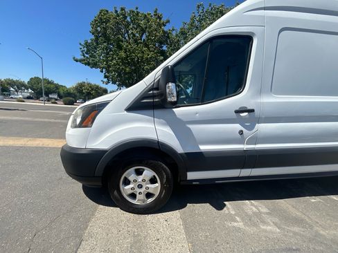 Used 2017 Ford Transit 250 148 High Roof RWD image 9
