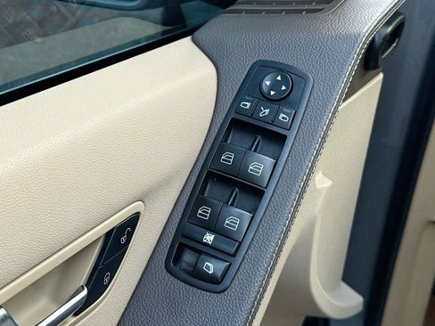 Used 2012 Mercedes-Benz R 350 4MATIC image 18