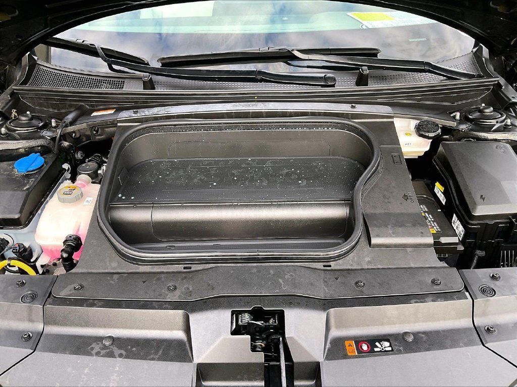 Used 2024 Hyundai Ioniq 6 Limited AWD/4WD image 30