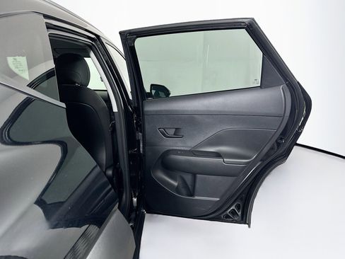 Used 2025 Hyundai Kona SEL image 28