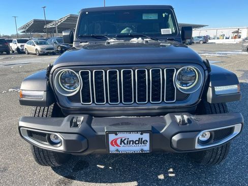 New 2026 Jeep Wrangler Unlimited Sahara AWD/4WD image 2