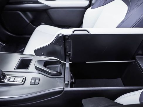 Certified 2025 Lexus UX 300h FWD w/ Accessory Package (Z2) image 18