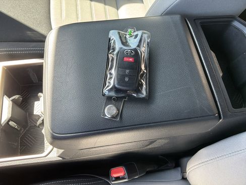 Used 2024 Toyota Tacoma TRD Off-Road AWD/4WD image 35