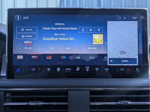 Used 2025 Lincoln Corsair AWD w/ Equipment Group 101A image 19
