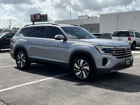 Used 2024 Volkswagen Atlas SE FWD image 3