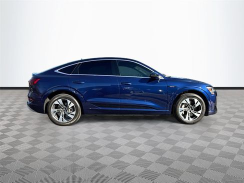 Used 2023 Audi e-tron Premium Plus w/ Premium Plus Package AWD/4WD image 8