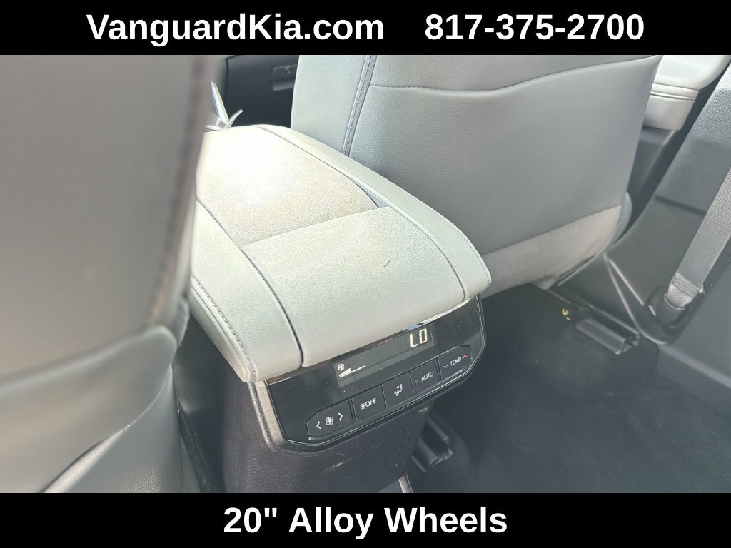 Used 2021 Toyota Highlander Limited FWD image 26