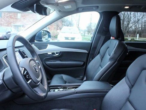 Used 2025 Volvo XC90 B5 Core image 12