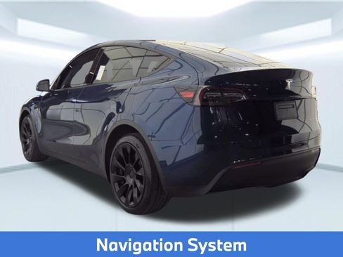 Used 2023 Tesla Model Y Long Range AWD/4WD image 4