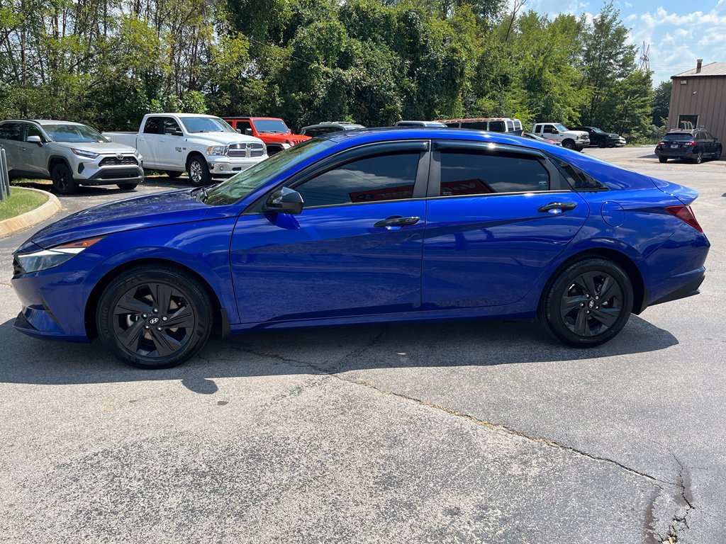 Used 2023 Hyundai Elantra SEL FWD image 5