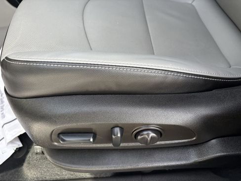 Used 2022 GMC Terrain SLT w/ Infotainment Package II image 15