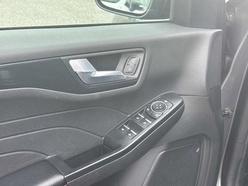 Used 2025 Ford Escape ST-Line FWD image 25
