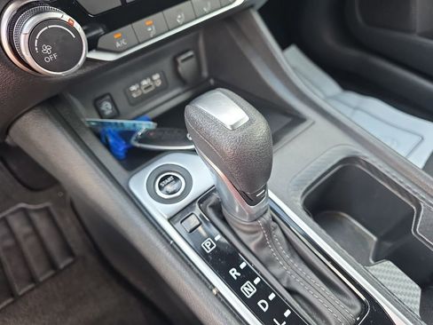 Used 2024 Nissan Sentra SV FWD image 20