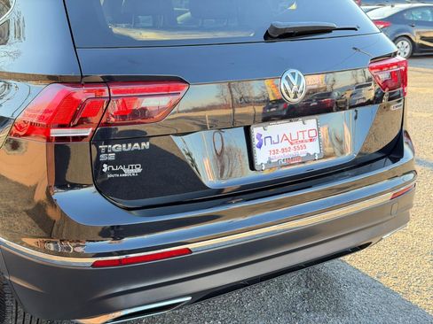 Used 2020 Volkswagen Tiguan SE w/ Panoramic Sunroof Package image 82