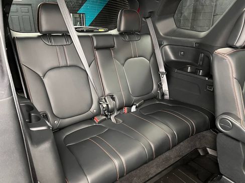 Used 2025 Honda Pilot TrailSport image 29